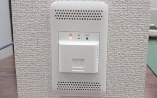 コンセント収納型Wi-Fiルーター
