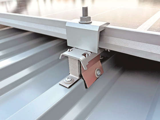 スレートカバー屋根用太陽光パネル取付金具